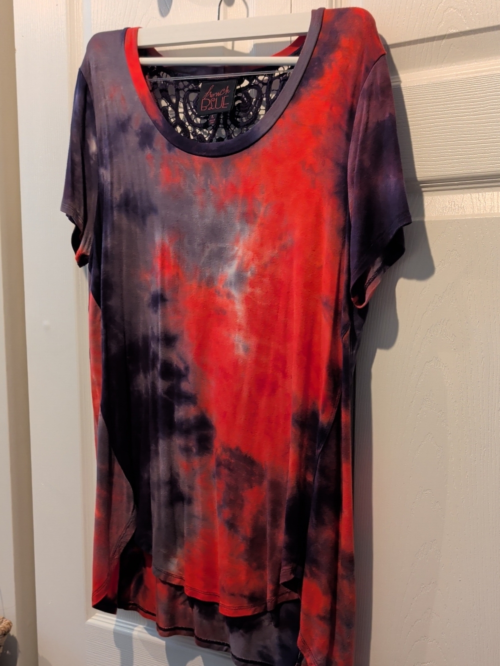 French Blue Tie-Dye Short Sleeve Scoop Neck Top Red and Blue